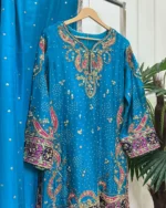 Ferozi And Pink Heavy Embroidered 3 Piece Wedding - Image 2