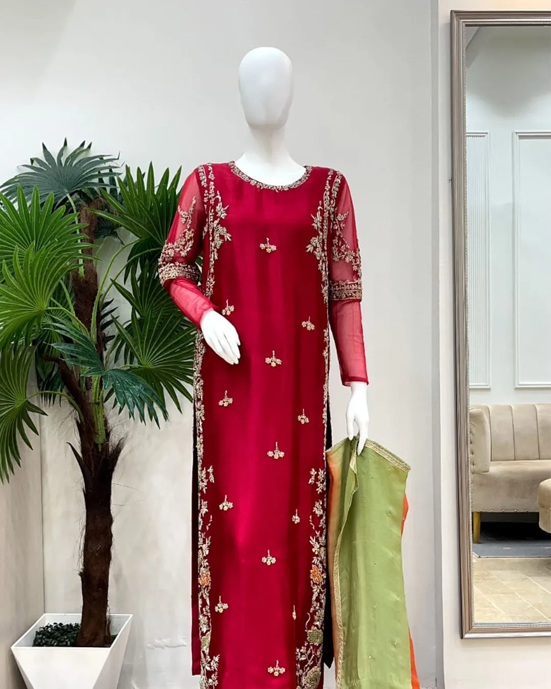 p5_0032_1ce1d2d3-53fd-42b1-abe6-98cbc17f2081 Rani Red Zardozi Suit with Moti Booti And Green Dupatta - Image 1